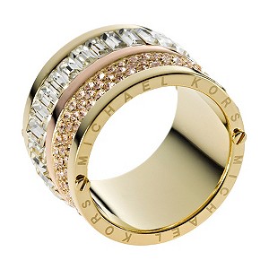 INTRODUCING MICHAEL KORS ACCESS RUNWAY Michael Kors' Sofie Smartwatch combines the best of modern glamour and cutting edge technology. The slim, luxurious rose gold-toned bracelet and a fully round-shaped case create a more elegant, slimmer look with the bezel beautifully lined with luxe crystal accents.
